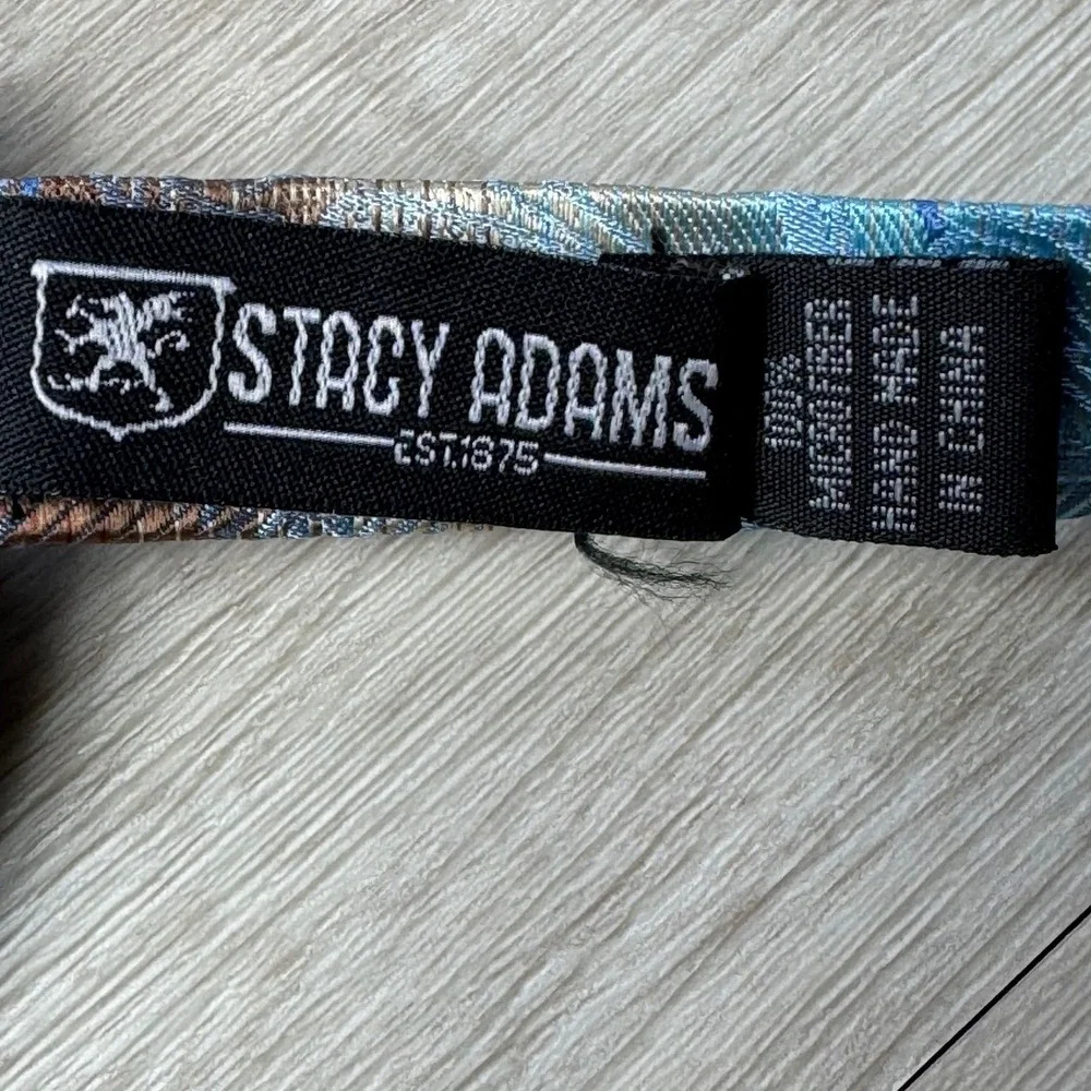 Stacy Adams Mens Bow Tie Pocket Square‎ Matching Set Blue Brown Paisley